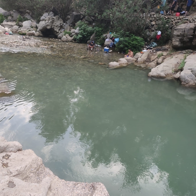 Adana'da yüzerek girdiği şelalenin kayalık kısmında mahsur kalan vatandaş k...
