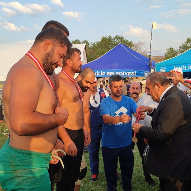 İskilip Karakucak Güreşleri'nde başpehlivanlığı Rıza Yıldırım kazandı