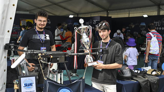Uluslararası yarışmayı kazanan "kargo dron" TEKNOFEST'te görücüye çıktı
