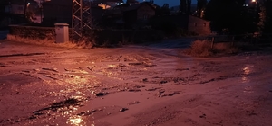 Kayseri ve ilçelerinde kuvvetli yağış sonrası sel meydana geldi