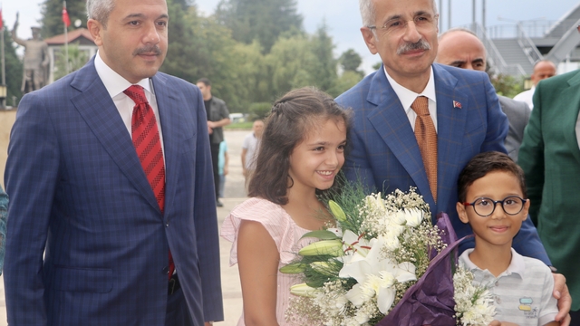 Ulaştırma ve Altyapı Bakanı Uraloğlu, Rize'de konuştu: