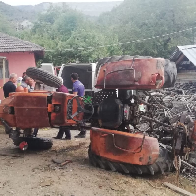 Kastamonu'da devrilen traktörün sürücüsü yaşamını yitirdi