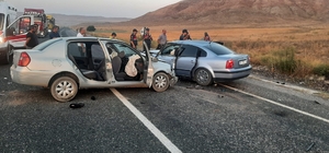 Çankırı'da iki otomobilin çarpıştığı kazada 1 kişi öldü, 7 kişi yaralandı