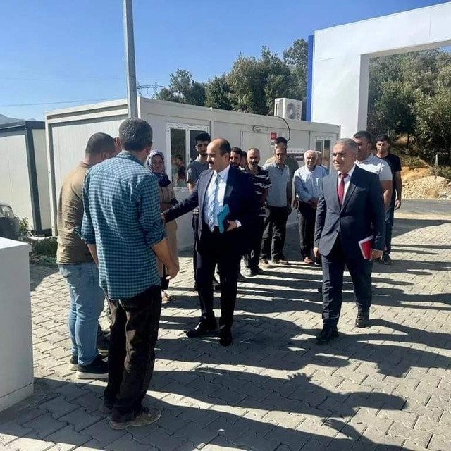 Çelikhan Kaymakamı Altınöz, depremzedelerle buluştu