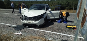 Yozgat'ta devrilen otomobildeki 3 kişi yaralandı