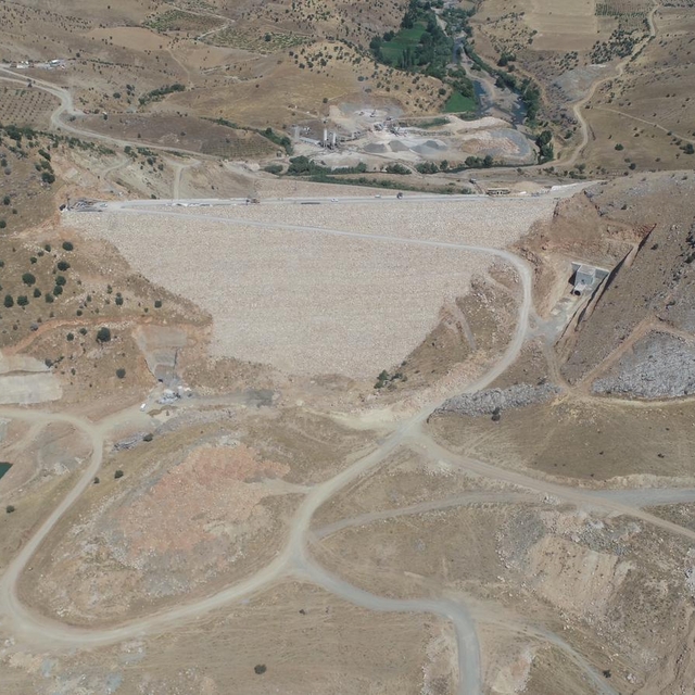 Diyarbakır'da yapımı süren Kale Barajı ile 139 bin 420 dekar tarım arazisi...