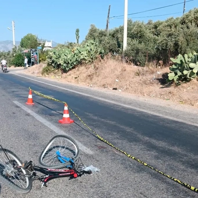 Mersin'de otomobilin çarptığı bisikletli çocuk öldü