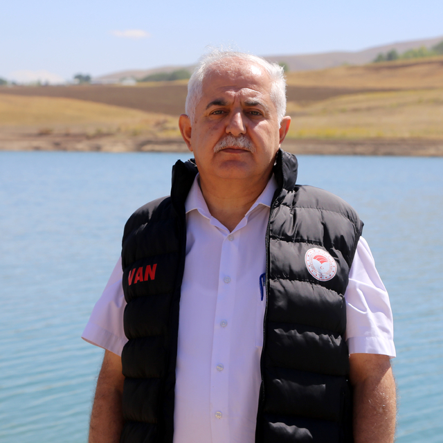 Van'da göletlere 900 bin sazan balığı yavrusu bırakıldı