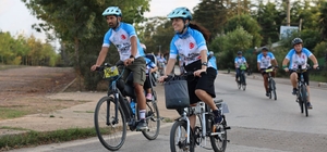 Kandıra'nın tanıtımına pedal çevirerek destek oluyorlar