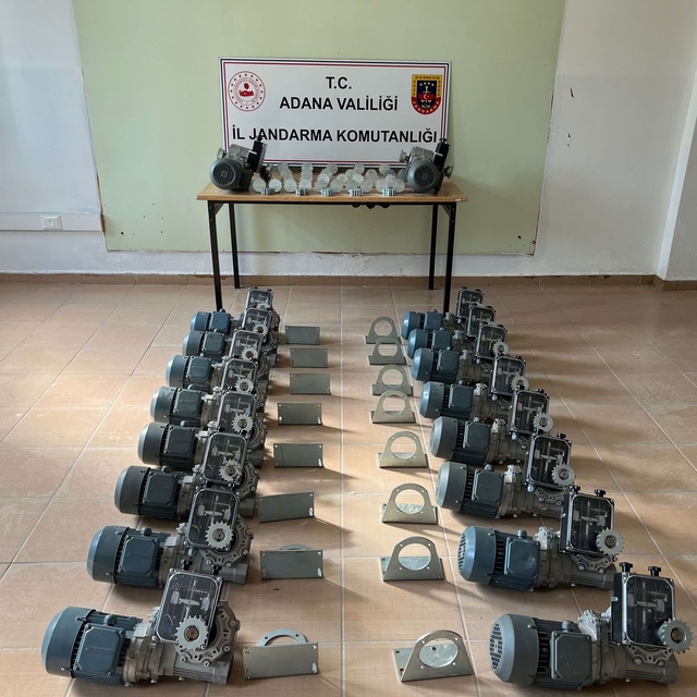 Adana'da seradan hırsızlık yaptıkları iddiasıyla 3 zanlı yakalandı