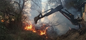 Çorum'da ağaçlık alana sıçrayan anız yangını 100 dönüm alana zarar verdi