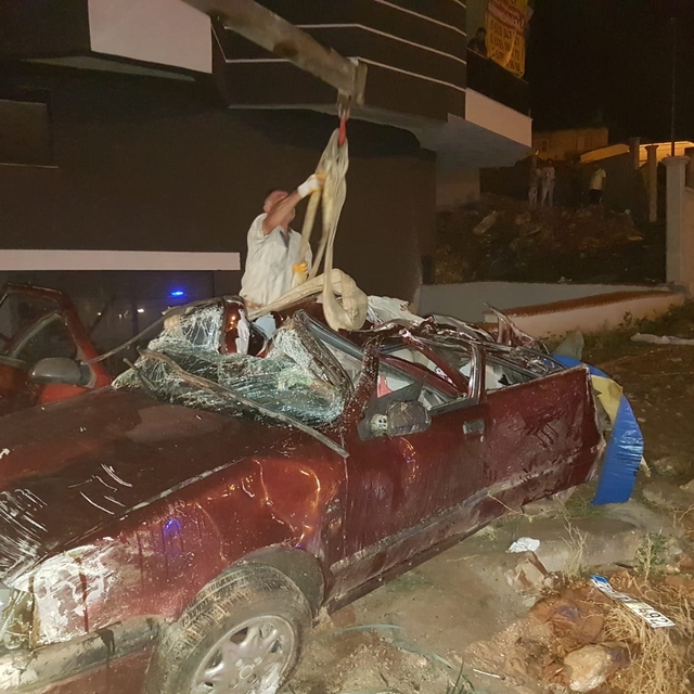 Denizli'de su kanalına devrilen otomobildeki 4 kişi öldü