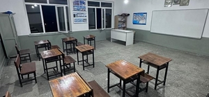 Çorum'da doktor ve sağlık çalışanları köy okulunu onardı