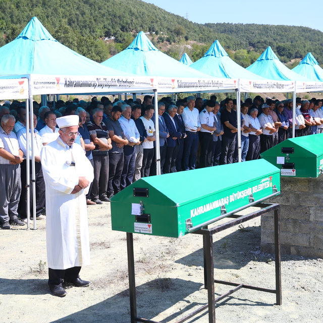 Kahramanmaraş'ta freni boşalan kamyonun çarpması sonucu hayatını kaybeden 4...