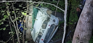 Artvin'de uçuruma yuvarlanan otomobildeki 1 kişi öldü, 2 kişi yaralandı