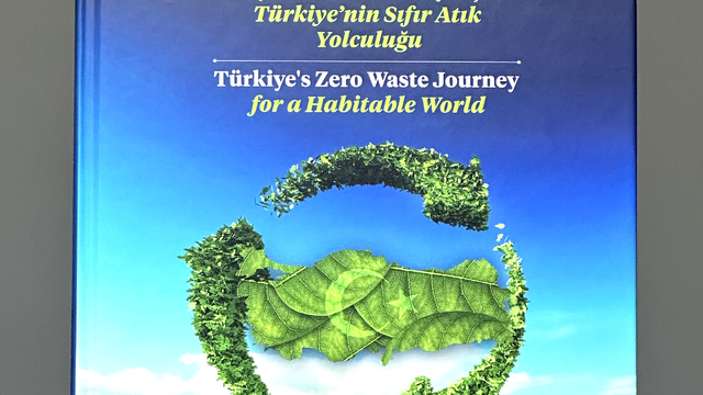 Erdoğan, G20 liderlerine "Yaşanabilir Bir Dünya İçin Türkiye'nin Sıfır Atık  Yolculuğu" kitabını takdim etti - Ankara Haberleri