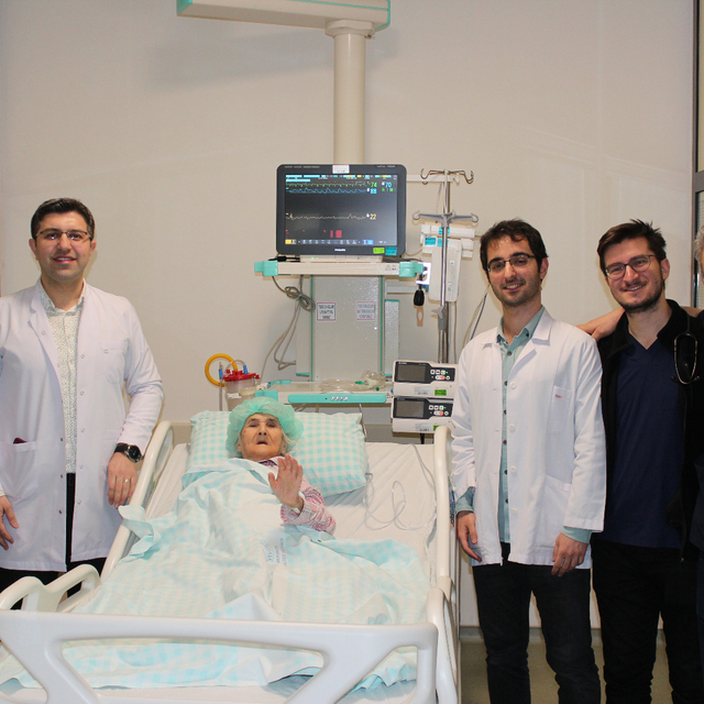 Konya'da kalp pili takılan 103 yaşındaki kadın sağlığına kavuştu