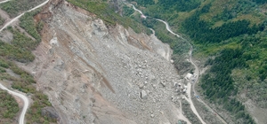 Trabzon'da kullanılmayan taş ocağında çökme meydana geldi