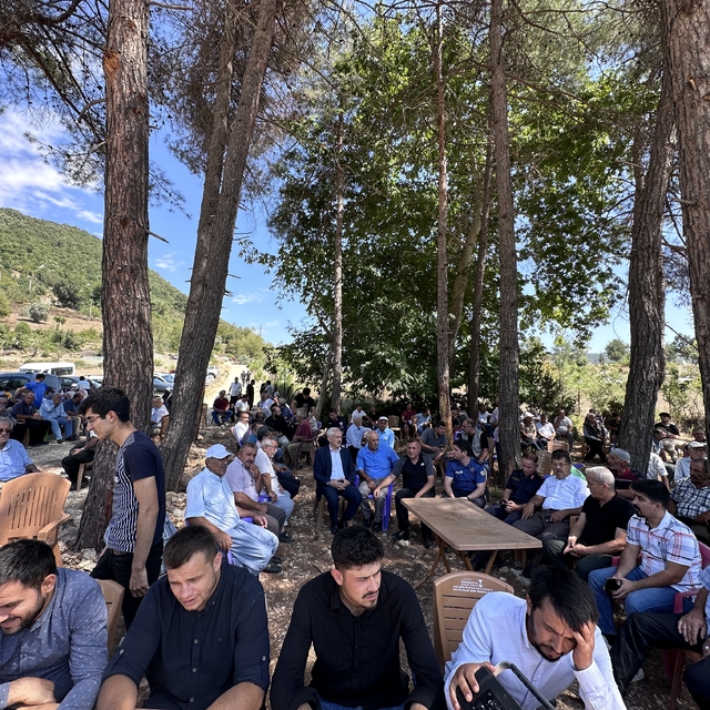 Kahramanmaraş'ta kamyon kazasında ölenler için mevlit programı düzenlendi