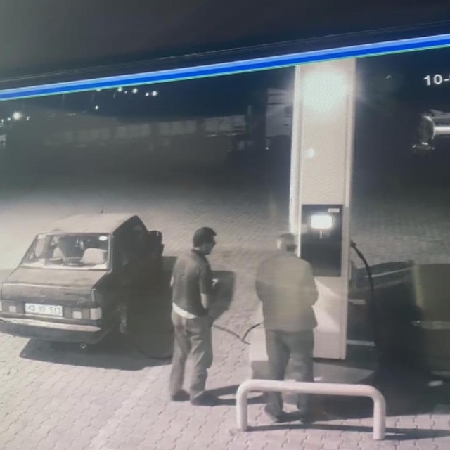 Otomobiliyle akaryakıt tabancasını söküp götürdü