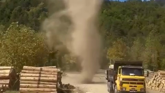 Bartın´da orman deposunda hortum