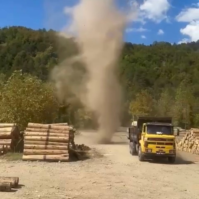 Bartın´da orman deposunda hortum