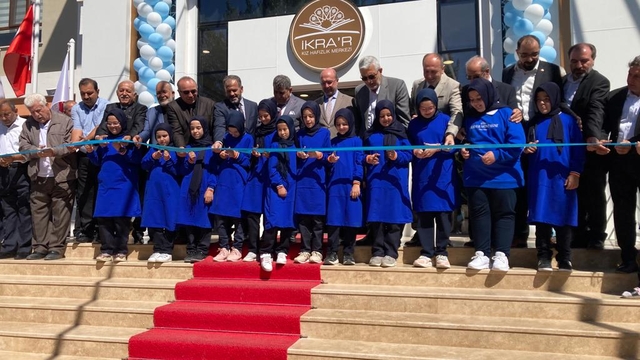 Konya'da İkra'r Hafızlık Kız Kur'an Kursu törenle açıldı