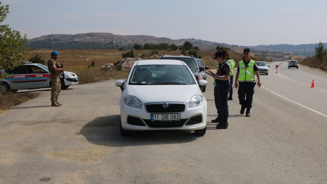 Bilecik İl Jandarma'dan sürücülere "KADES" anlatıldı