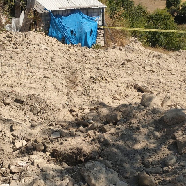 Ekskavatörle kaçak kazı yapan 11 kişiye suçüstü
