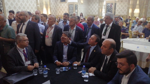 CHP Grup Başkanvekili Burcu Köksal, Afyonkarahisar'daki ilçe kongresinde fenalık geçirdi