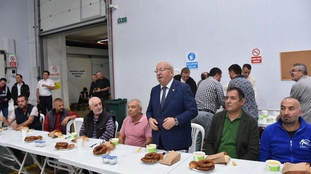  Tekirdağ Büyükşehir Belediye Başkanı Albayrak, balıkçılarla bir araya geldi