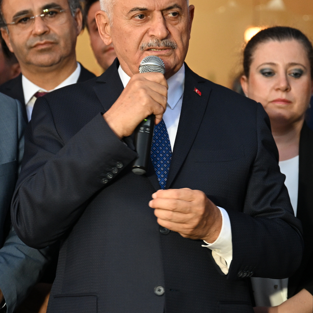 AK Parti Genel Başkanvekili Yıldırım, İzmir'de incelemelerde bulundu