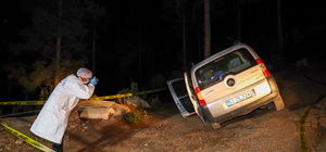Antalya'da rampada lastiğine tuğla koyduğu kamyonetin altında kalan sürücü...