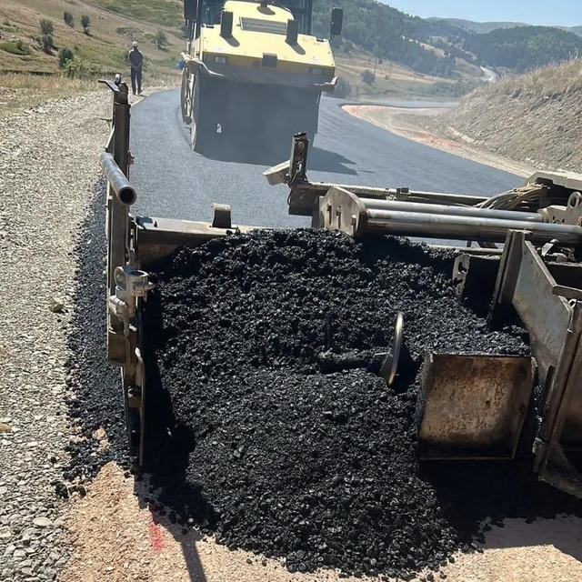 Tokat'ta 9,2 kilometrelik köy yolunda asfalt çalışması tamamlandı