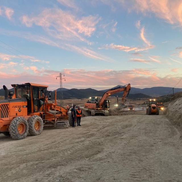 AK Parti'li Akbaşoğlu, Çankırı'da devam eden kara yolu projelerini inceledi