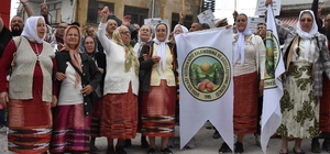 Mahalleliden 'Yolumuz yapılsın' eylemi