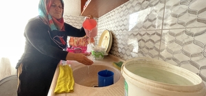 Antalya'da aboneliği olup şebekesi bulunmayan mahalle sakinleri evlerine su...