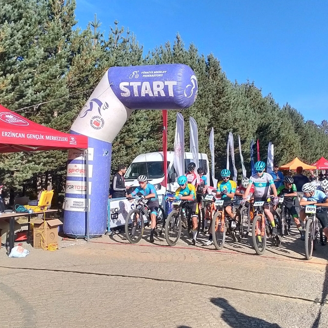 Erzincan'da Dumanlı MTB Cup Dağ Bisikleti Yarışları başladı