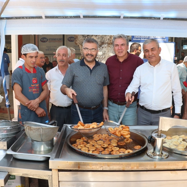 Merhum Başbakan Menderes ve dava arkadaşları için lokma hayrı yapıldı