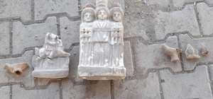 Afyonkarahisar'da mezar kazısında Roma dönemine ait tarihi eserler bulundu