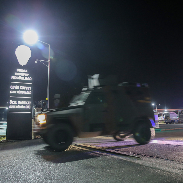 Bursa'da şafak vakti helikopter destekli uyuşturucu operasyonu