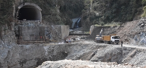 Heyelan nedeniyle 1,5 aydır kapalı olan Karadeniz-Akdeniz yolunda çalışma başlatıldı