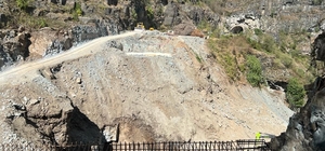 Ordu'da heyelan nedeniyle kapanan Karadeniz-Akdeniz yolunda çalışma başlatıldı