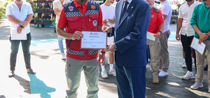 Sakarya sahillerinde görevlerini tamamlayan cankurtaranlara teşekkür belgesi verildi