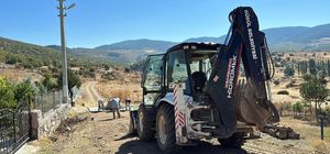 Güdül'de parke taşı döşeme çalışması yapılıyor