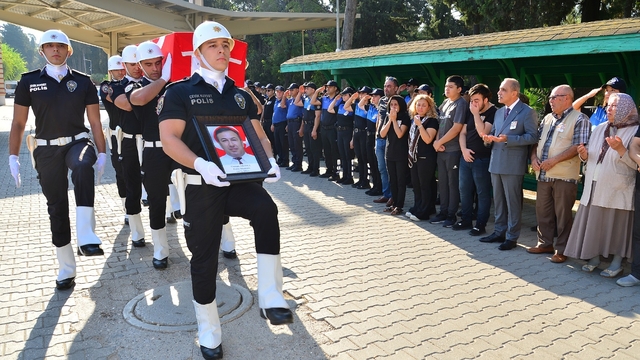 Adana'da görevi başında rahatsızlanan polis memuru yaşamını yitirdi