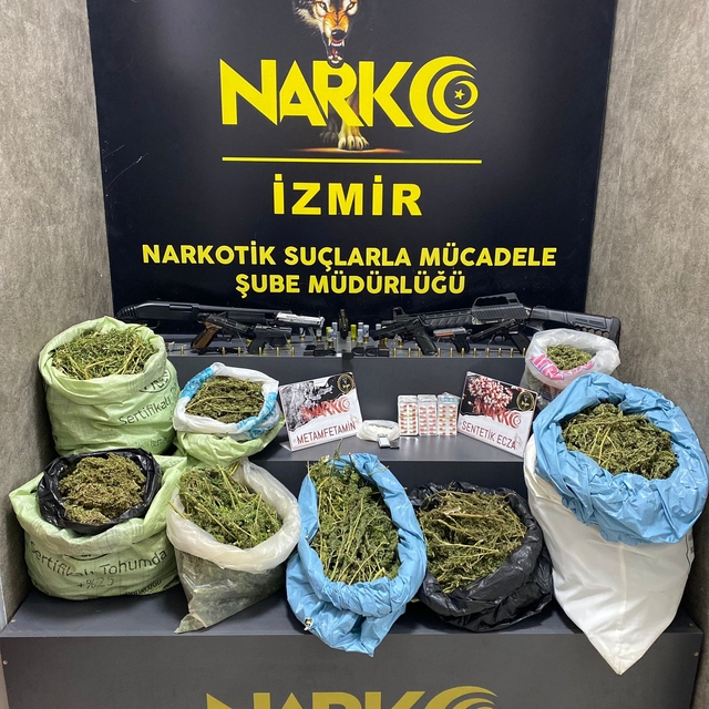 İzmir'de uyuşturucu operasyonunda 24 şüpheli yakalandı