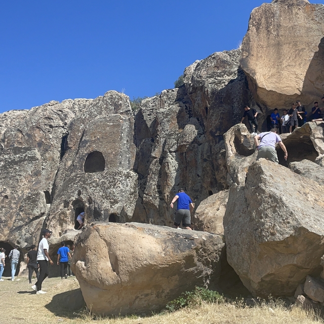 Türkiye'nin farklı illerinden gelen gençler, Afyonkarahisar'daki gençlik ka...