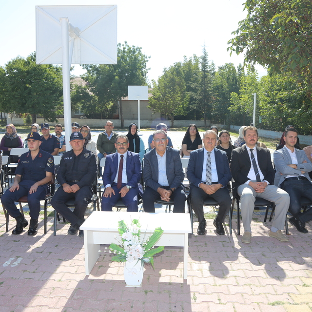 Halkapınar'da İlköğretim haftası kutlandı