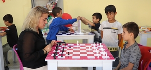 Manisa'da vefat eden öğretmenin anısı 11 yıl önce görev yaptığı Siirt'te ya...